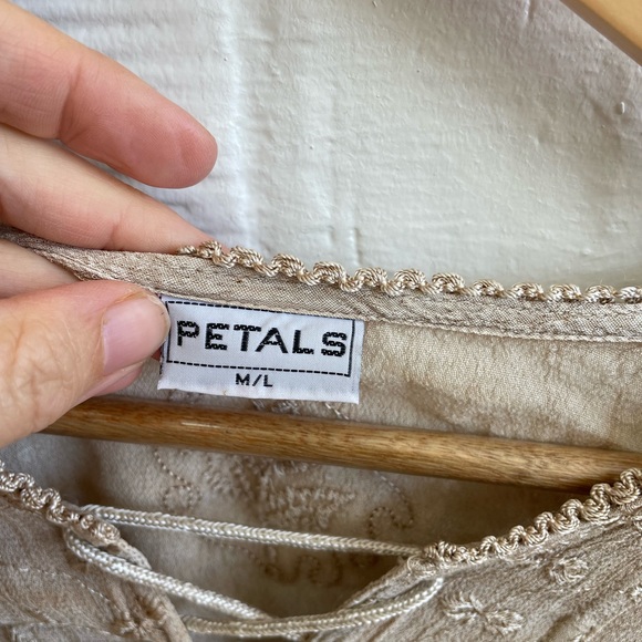 Flutter sleeve lace up blouse - Picture 4 of 7